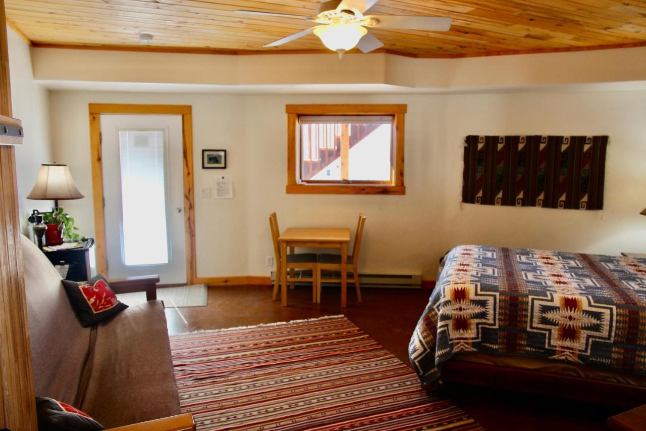 Red Moon Lodge Моаб Экстерьер фото